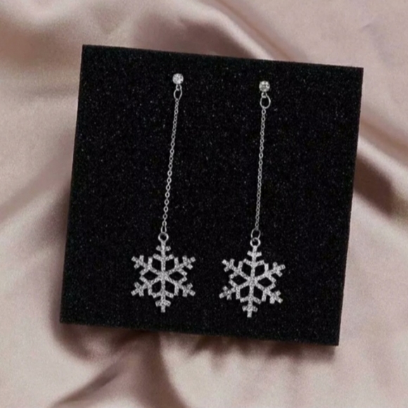Silver Rhinestone Winter Holiday Snowflake Dangle Drop Stud Earrings - Picture 8 of 10